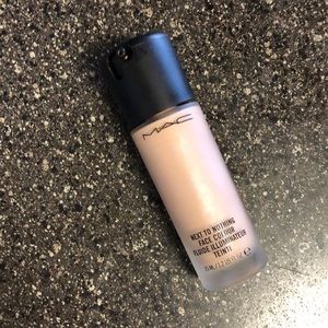 MAC Next To Nothing Liquid Face Color
